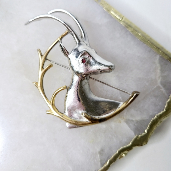 Ibex Sterling Reindeer on Branch Figural Vintage Pin Brooch - Picture 1 of 8